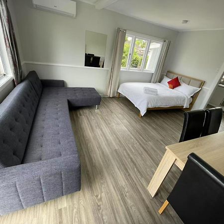 5 Beds Including 3 Double Beds Plus 1 Double Or 2 Single Sofa Beds House At 22B Pererika St Rotorua Exterior photo